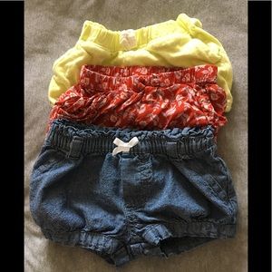 3 Carter’s 3 months baby girl shorts like-new